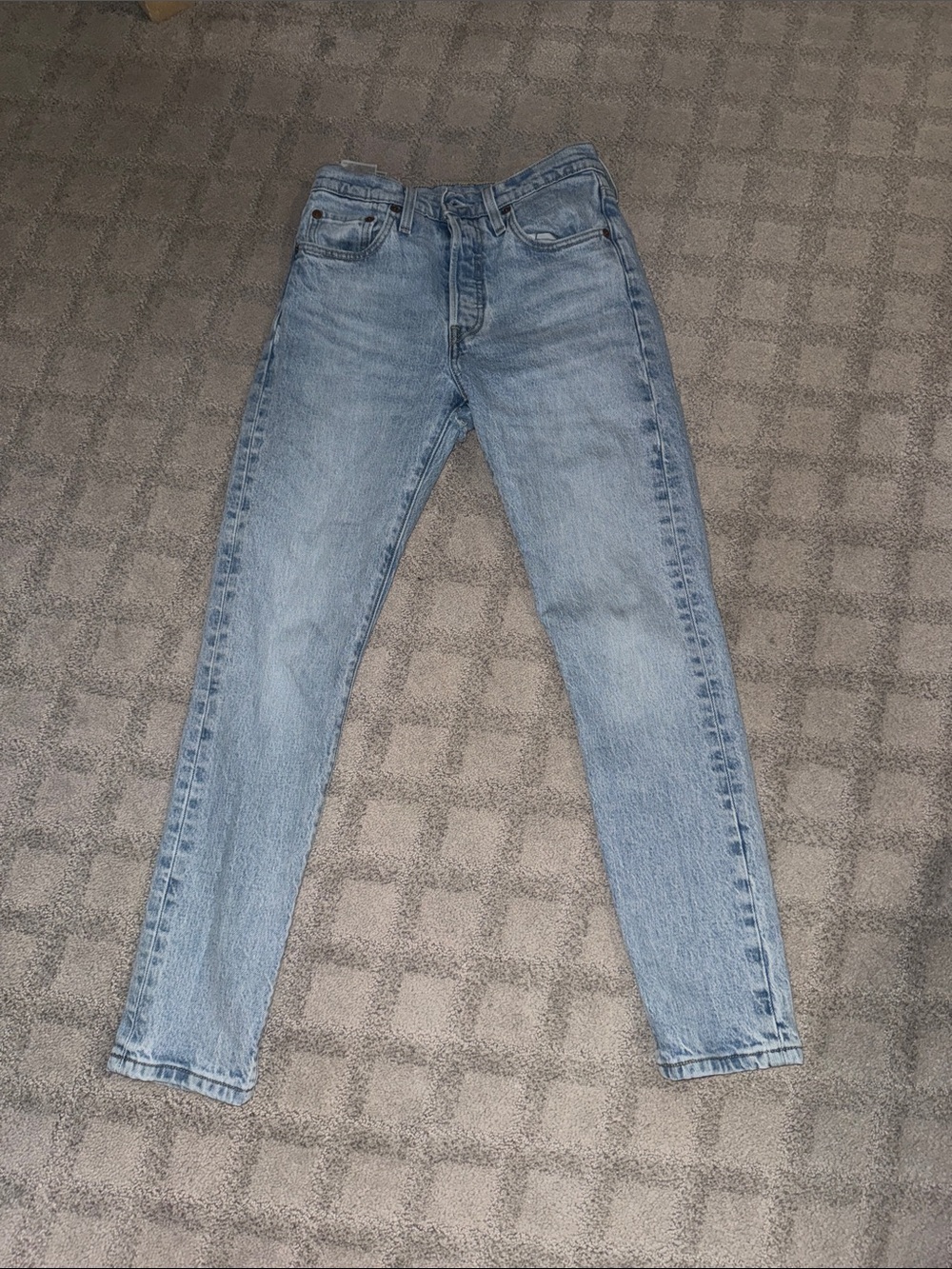 Levi's 501 Women's Skinny Jeans in Medium Blue with Distressed Cut - Picture 2 of 4